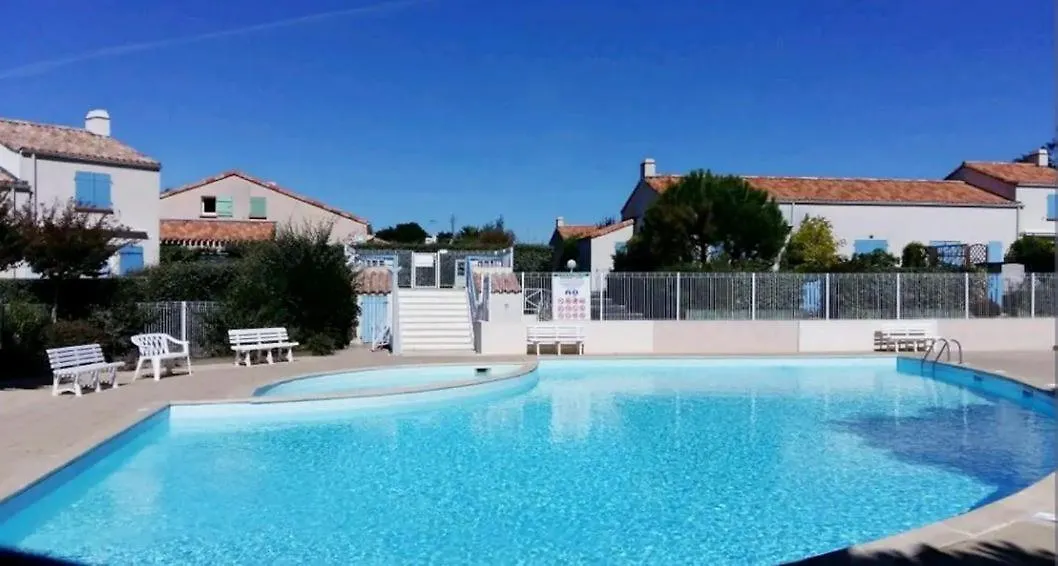 Le Chêne Vert, piscine et forêt-1